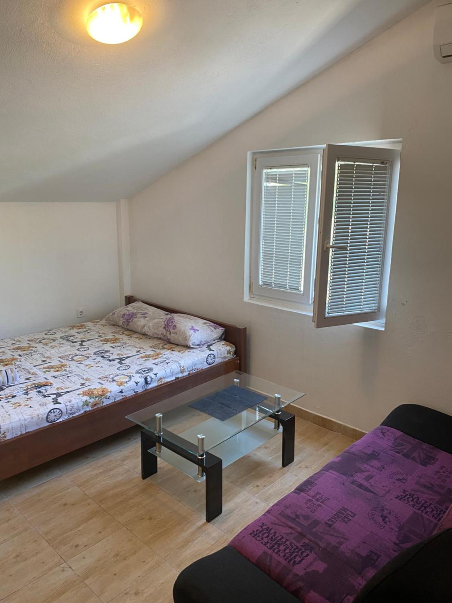 Apartment Dejan Lastva Budva