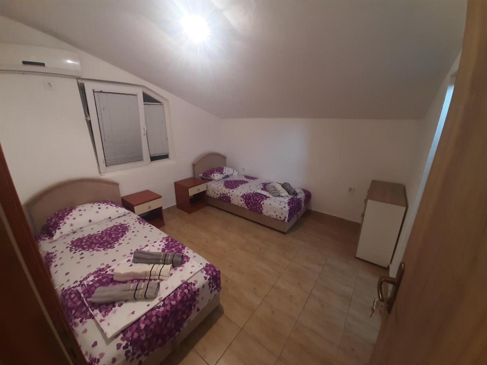 Dejan Lastva Apartment *