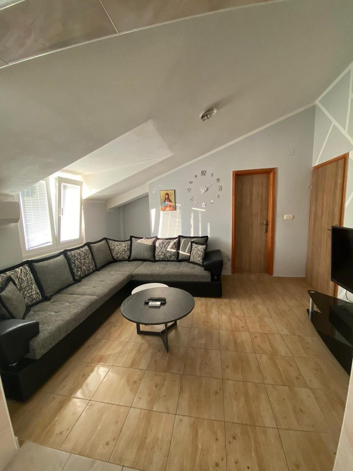 Dejan Lastva Apartment