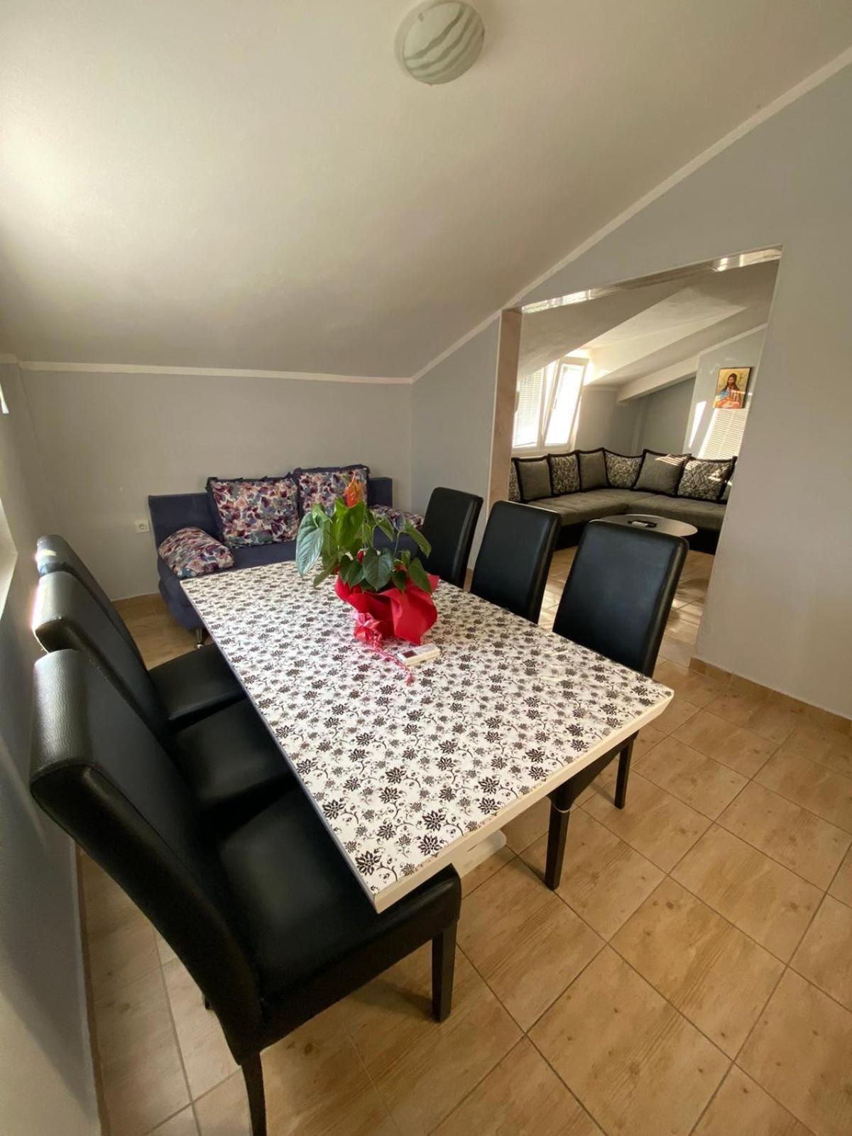 Apartment Dejan Lastva Budva