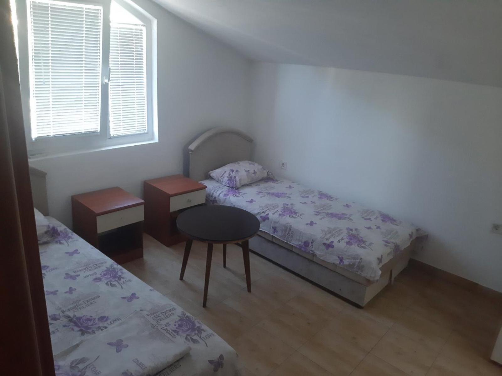 Apartment Dejan Lastva *